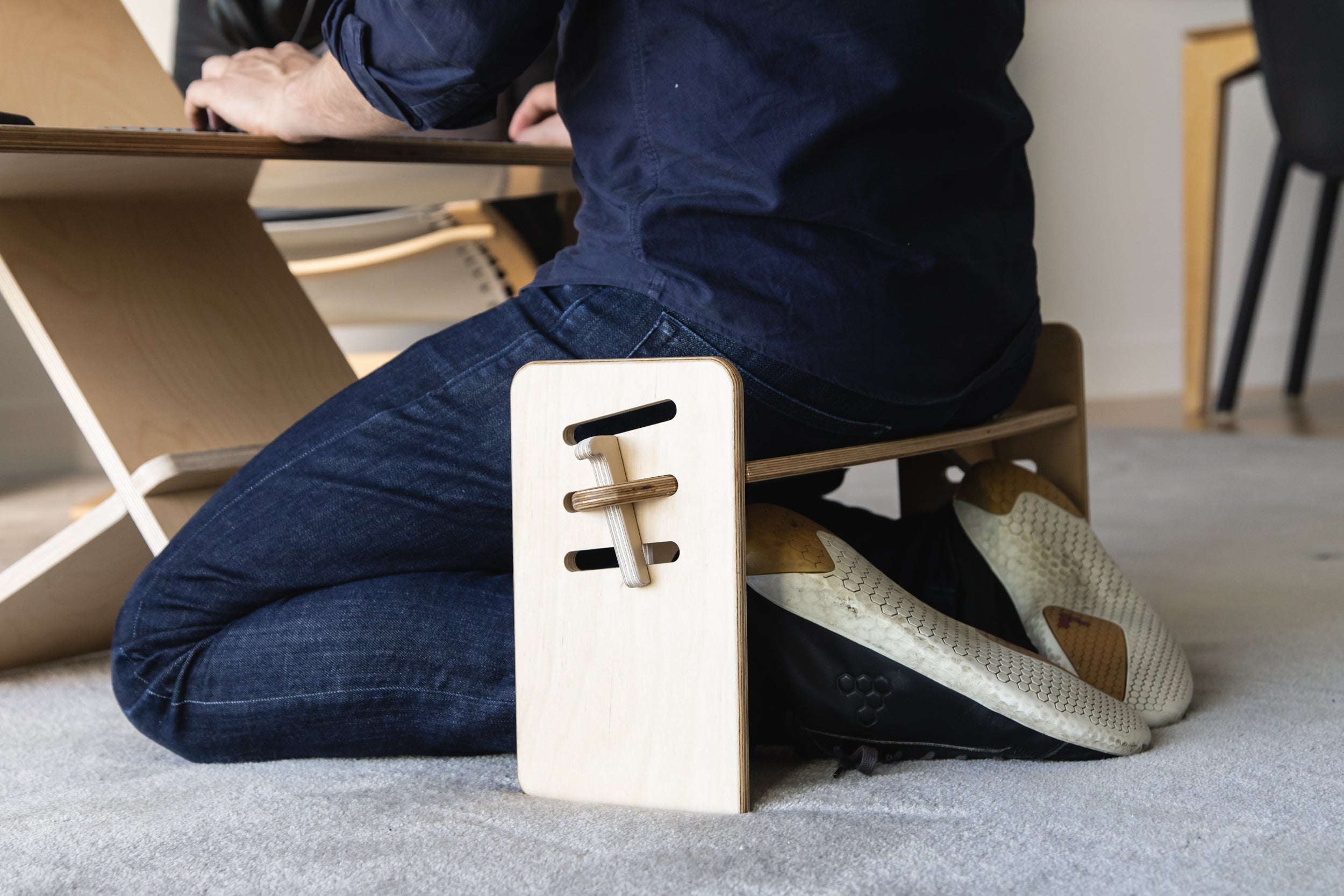 reviews best standing desk for apartment